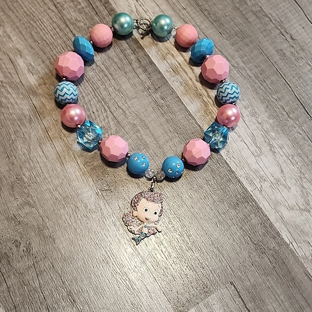 Girls bubble guppies necklace